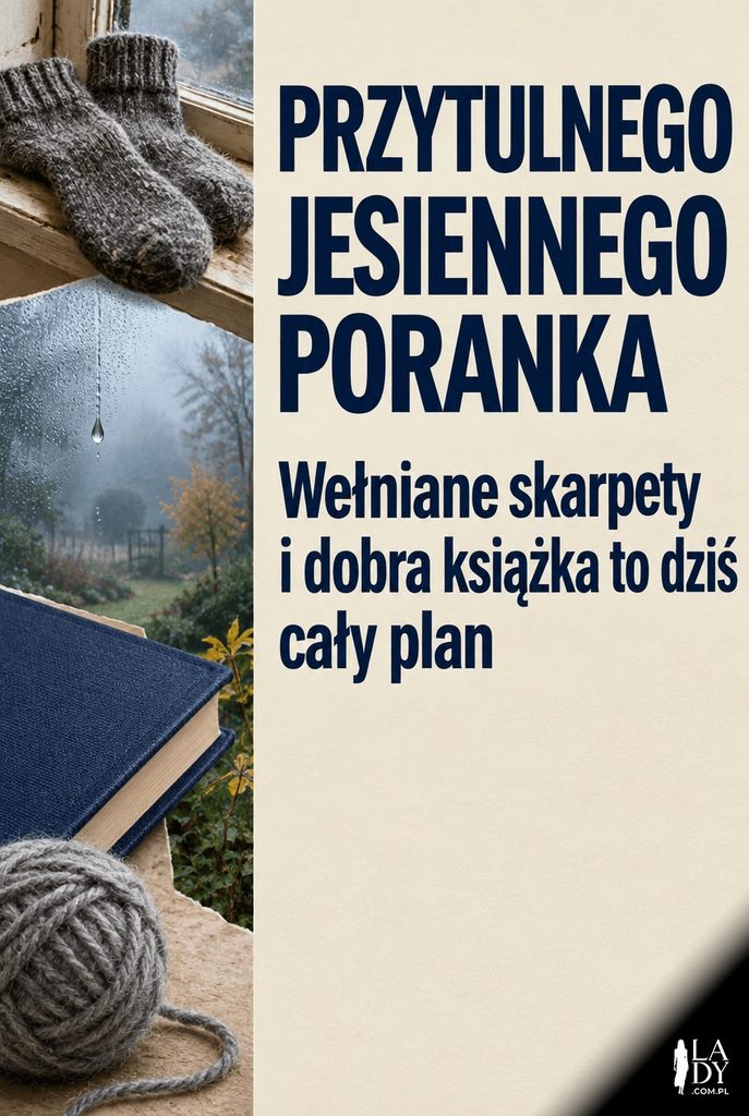 Kolaż wełnianych skarpet, książki w granatowej oprawie i zaparowanego okna, z życzeniami „Przytulnego Jesiennego Poranka”.