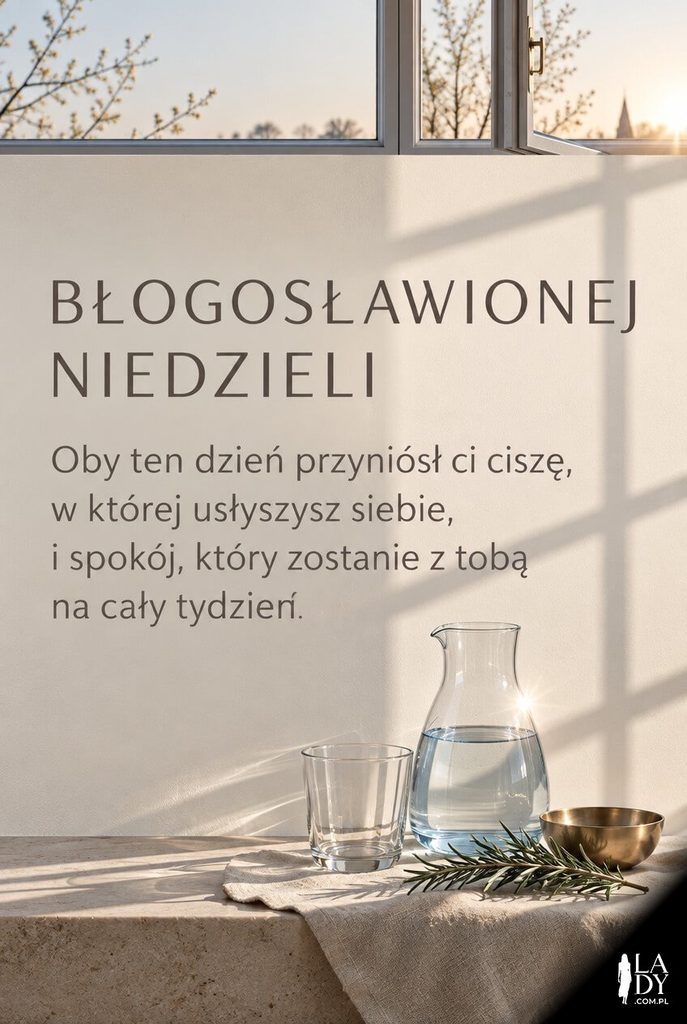 Kartka na błogosławioną niedzielę z porannym światłem na kamiennym parapecie