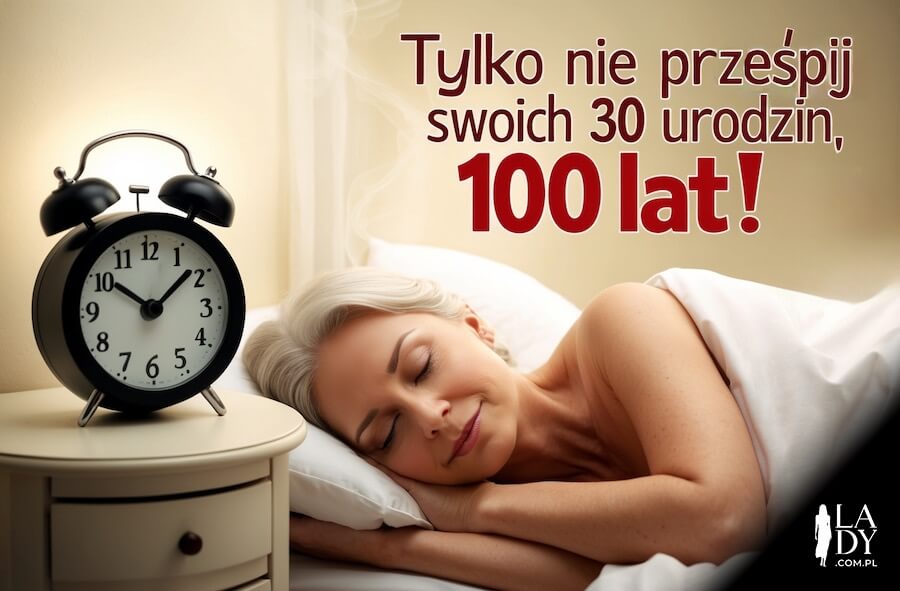Zabawna kartka do wysłania z okazji urodzin przyjaciółki, kobieta śpiąca w łóżku o poranku przy budziku, z napisem: Tylko nie prześpij swoich 30 urodzin, 100 lat