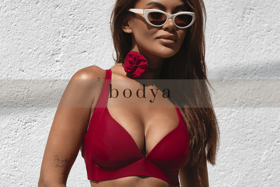 Zdjęcie: Góra od bikini MIRA w odcieniu sangria | bodya.eu