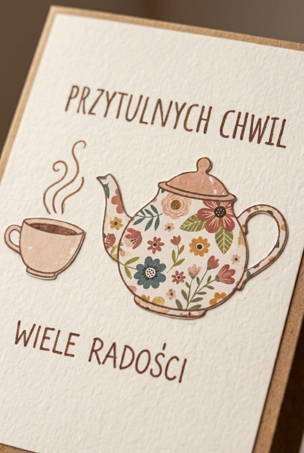 Ozdobna laurka z wyklejanym imbrykiem i filiżanką na Dzień Babci