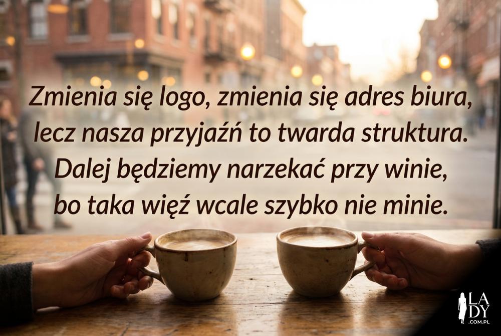 Wiersz o przyjaźni w pracy na tle kawiarni